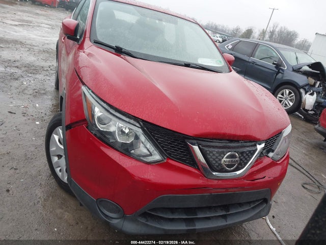 JN1BJ1CP1JW188162 Nissan Rogue Sport S