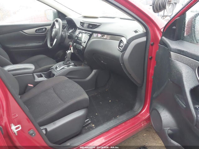JN1BJ1CP1JW188162 Nissan Rogue Sport S