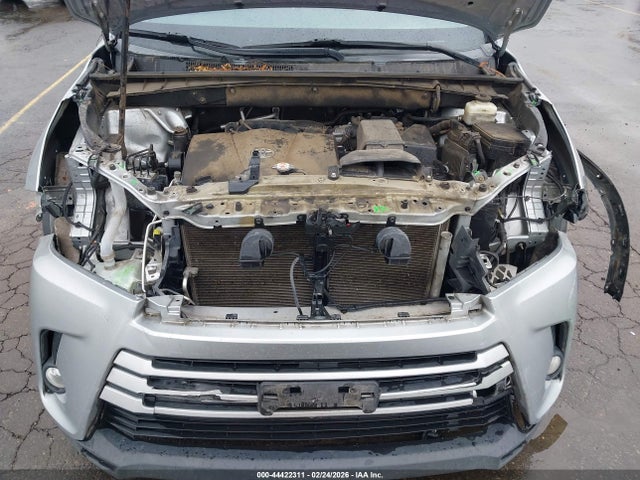 5TDJZRFH4JS553664 Toyota Highlander Xle
