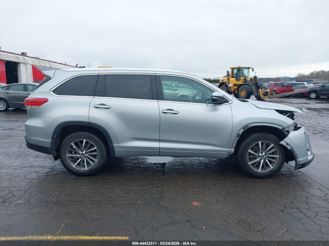 5TDJZRFH4JS553664 Toyota Highlander Xle