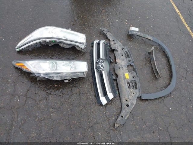 5TDJZRFH4JS553664 Toyota Highlander Xle