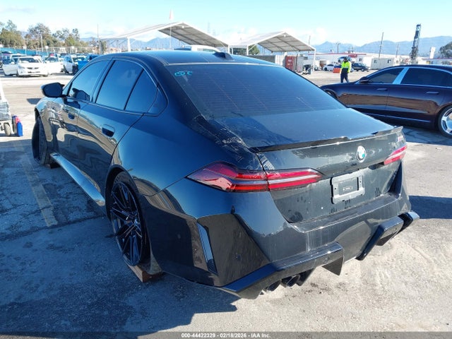 2026 BMW M5 WBS83FK06TCW13620 Photo 2