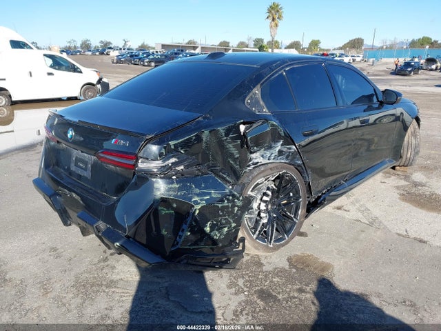 2026 BMW M5 WBS83FK06TCW13620 Photo 3