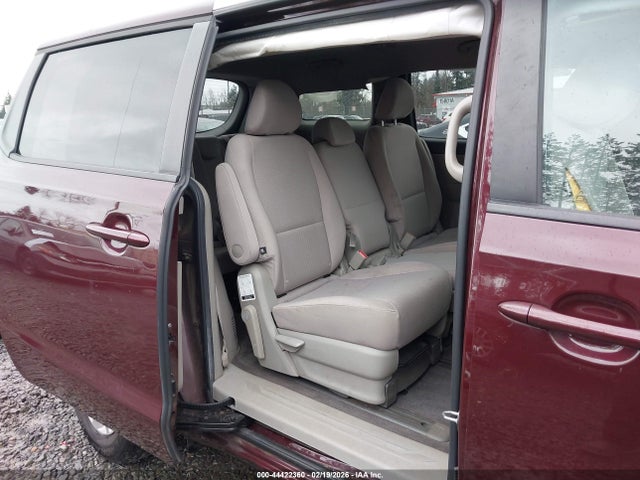 KIA SEDONA LX 2018 KNDMB5C12J6394192 Image 8
