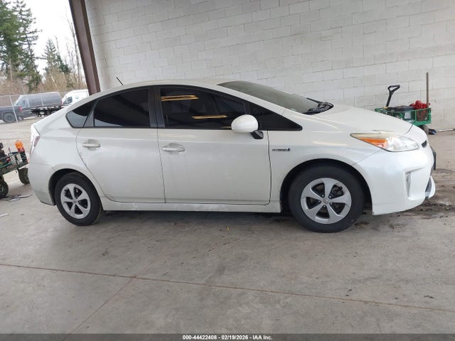 Toyota Prius Two 2015 JTDKN3DU0F1880452 Image 13