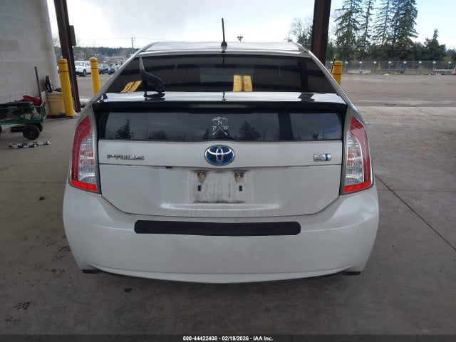 Toyota Prius Two 2015 JTDKN3DU0F1880452 Image 16