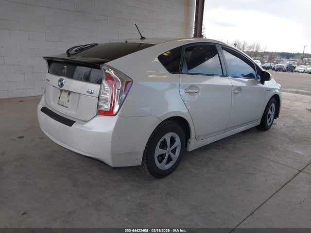 Toyota Prius Two 2015 JTDKN3DU0F1880452 Image 4