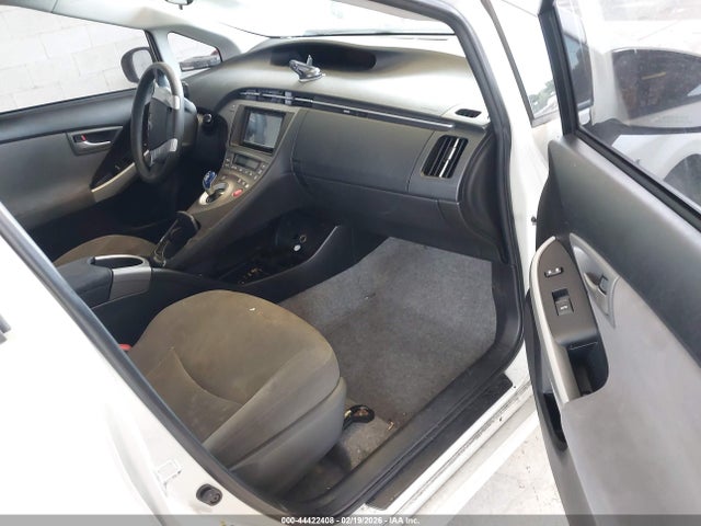 Toyota Prius Two 2015 JTDKN3DU0F1880452 Image 5