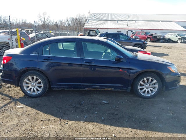 Продажа на аукционе авто 2013 Chrysler 200 Touring, vin: 1C3CCBBB7DN595442, номер лота: 44422422
