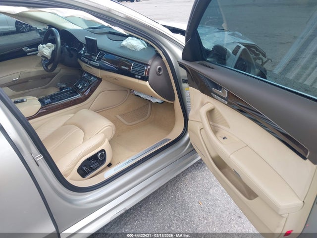 2017 AUDI A8 L WAU44AFD1HN020856 Photo 4