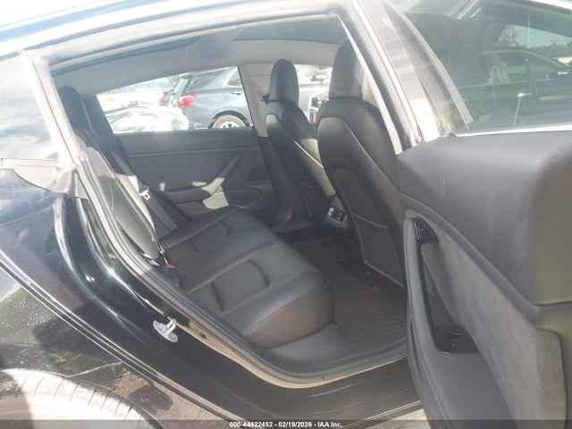 44422452 :رقم المزاد ، 5YJ3E1EA8KF296685 vin ، 2019 Tesla Model 3 Long Range/mid Range/standard Range/standard Range Plus مزاد بيع