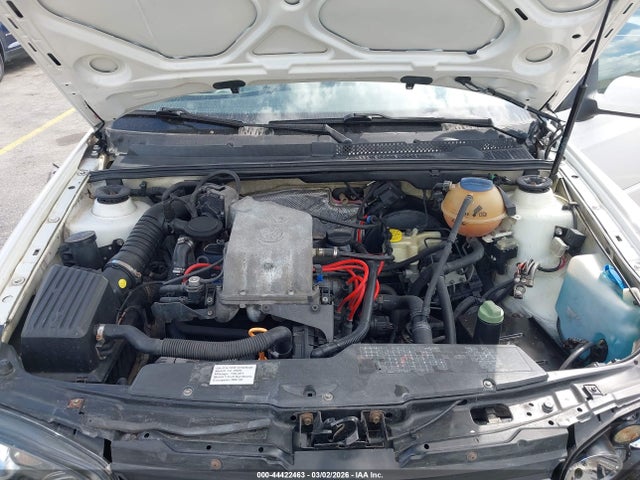 44422463 :رقم المزاد ، 3VWDC21V01M810190 vin ، 2001 Volkswagen Cabrio Glx مزاد بيع