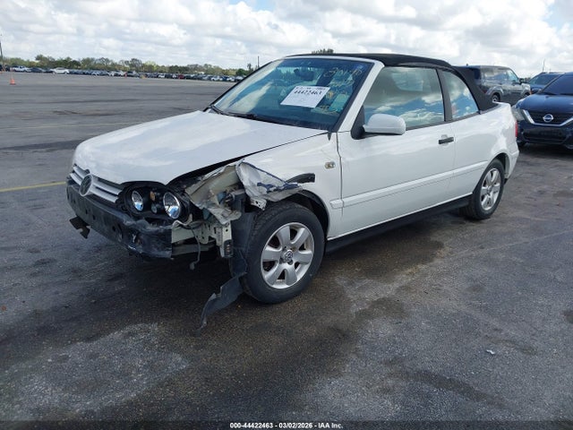 44422463 :رقم المزاد ، 3VWDC21V01M810190 vin ، 2001 Volkswagen Cabrio Glx مزاد بيع