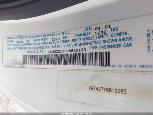 44422463 :رقم المزاد ، 3VWDC21V01M810190 vin ، 2001 Volkswagen Cabrio Glx مزاد بيع