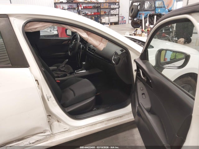 Продаж на аукціоні авто 2015 Mazda Mazda3 I Sport, vin: 3MZBM1U76FM216755, номер лоту: 44422485