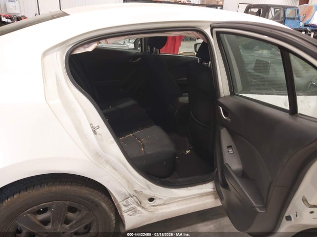 Продаж на аукціоні авто 2015 Mazda Mazda3 I Sport, vin: 3MZBM1U76FM216755, номер лоту: 44422485