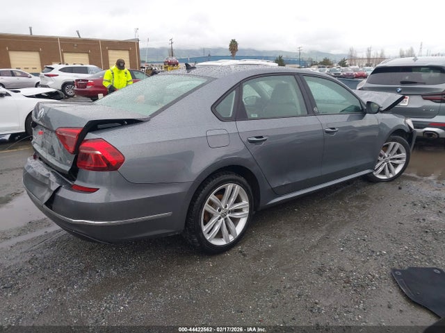 2019 VOLKSWAGEN PASSAT 1VWLA7A36KC009599 Photo 3