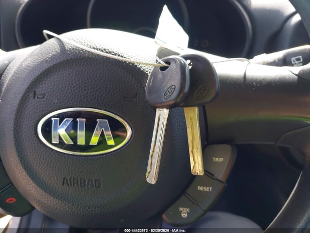 KNDJN2A27E7031181 KIA Soul