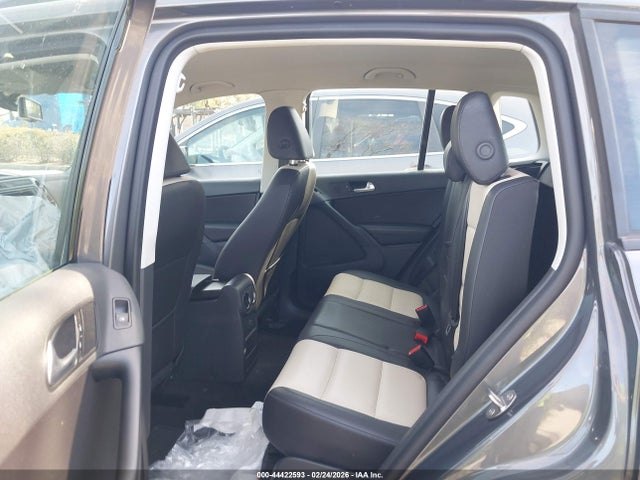WVGAV7AX6GW576284 Volkswagen TIGUAN S