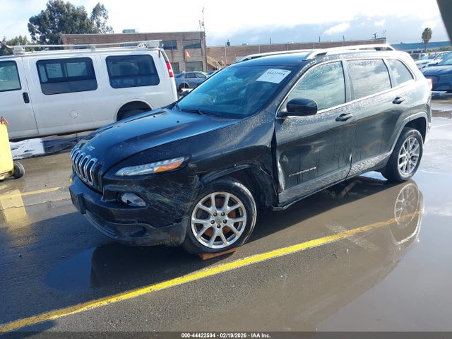 1C4PJLCB2FW663117 Jeep Cherokee Latitude