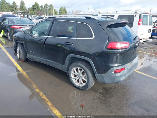1C4PJLCB2FW663117 Jeep Cherokee Latitude