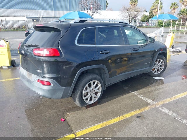 1C4PJLCB2FW663117 Jeep Cherokee Latitude