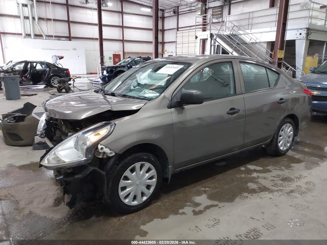 3N1CN7AP0FL818121 Nissan Versa 1.6 S+