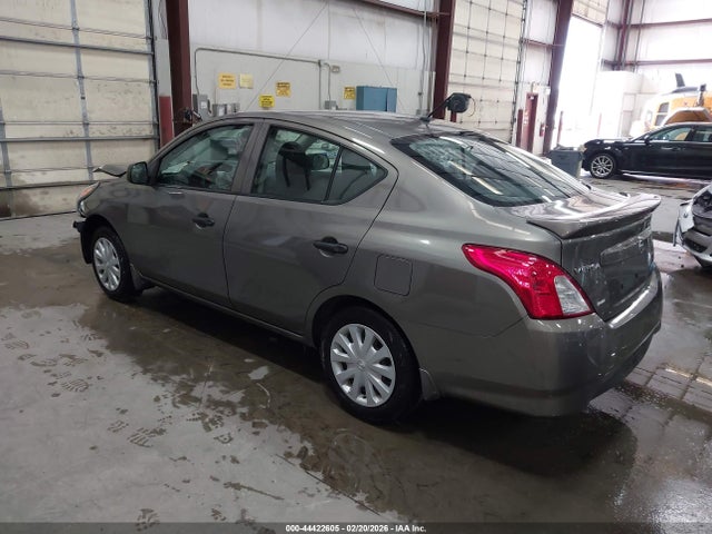 3N1CN7AP0FL818121 Nissan Versa 1.6 S+