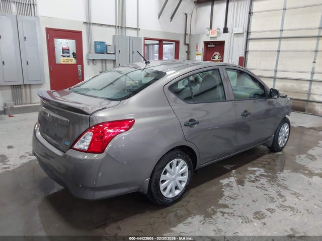 3N1CN7AP0FL818121 Nissan Versa 1.6 S+