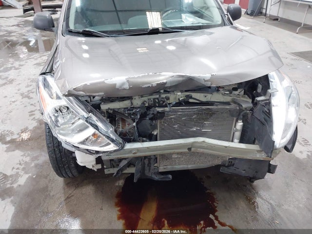 3N1CN7AP0FL818121 Nissan Versa 1.6 S+