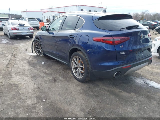 2018 ALFA ROMEO STELVIO ZASFAKBN6J7B93086 Photo 2