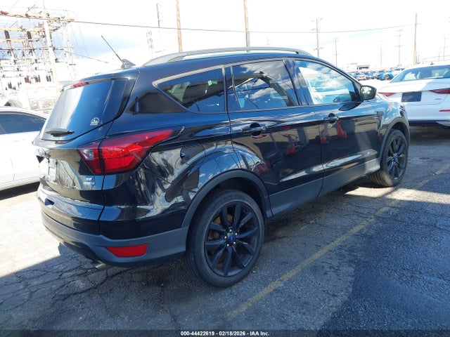 1FMCU9GDXKUB67021 Ford ESCAPE SE