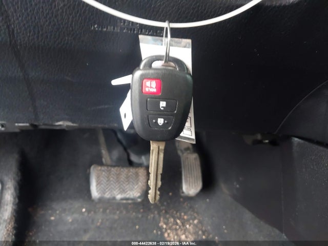 2T3WFREV8GW280435 Toyota Rav4 Xle