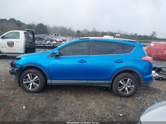 2T3WFREV8GW280435 Toyota Rav4 Xle