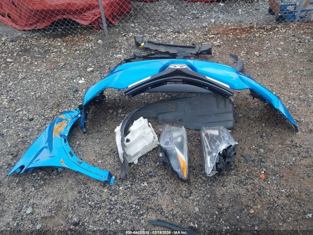 2T3WFREV8GW280435 Toyota Rav4 Xle