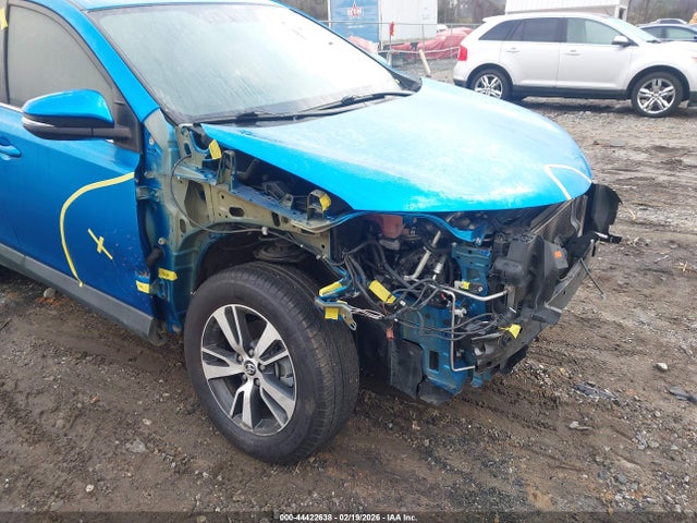 2T3WFREV8GW280435 Toyota Rav4 Xle