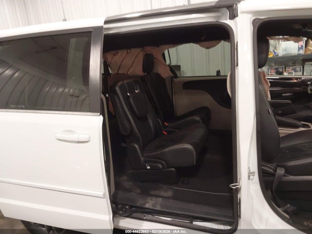2C4RDGCGXHR664644 Dodge Grand Caravan Sxt