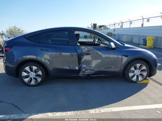 Продаж на аукціоні авто 2023 Tesla Model Y Awd/long Range Dual Motor All-wheel Drive, vin: 7SAYGDEE1PA208894, номер лоту: 44422696