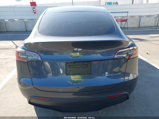 Продаж на аукціоні авто 2023 Tesla Model Y Awd/long Range Dual Motor All-wheel Drive, vin: 7SAYGDEE1PA208894, номер лоту: 44422696