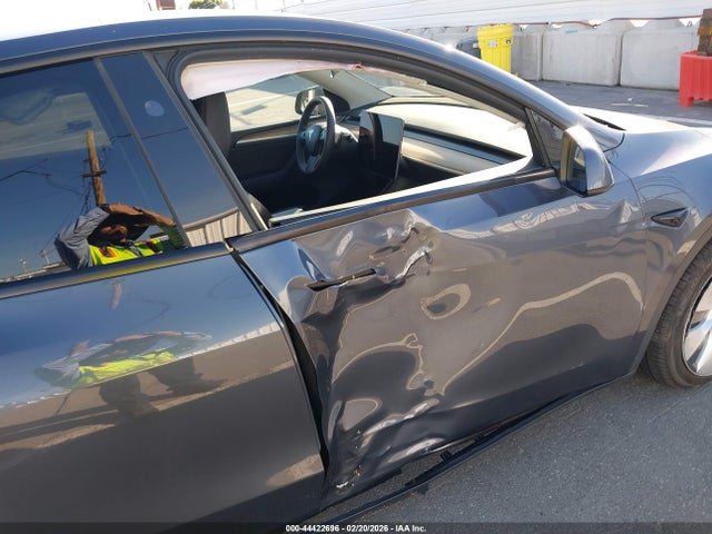 2023 TESLA MODEL Y 7SAYGDEE1PA208894 Photo 5