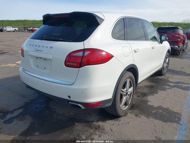 2011 PORSCHE CAYENNE WP1AA2A21BLA05804 Photo 3