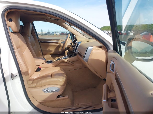 2011 PORSCHE CAYENNE WP1AA2A21BLA05804 Photo 4