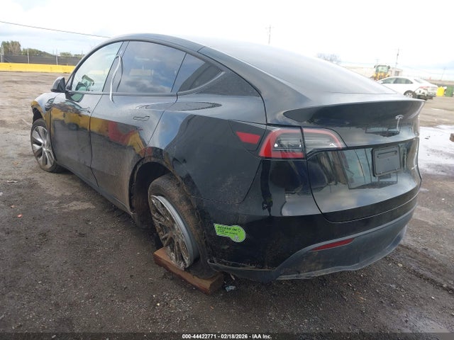 2023 Tesla Model Y Awd/long Range Dual Motor All-wheel Drive მანქანა იყიდება აუქციონზე, vin: 7SAYGDEE2PF674062, აუქციონის ნომერი: 44422771