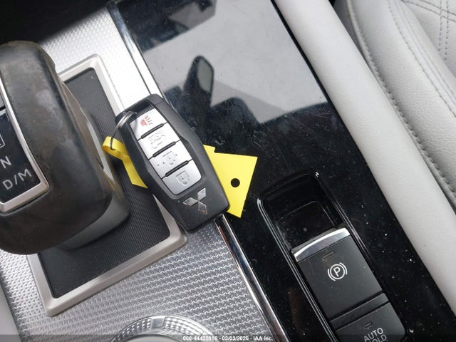 44422816 :رقم المزاد ، JA4J4VA88NZ081918 vin ، 2022 Mitsubishi Outlander Sel Special Edition S-awc مزاد بيع