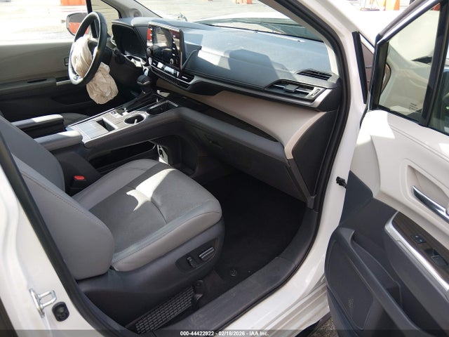 5TDZRKEC7NS104551 Toyota Sienna Limited