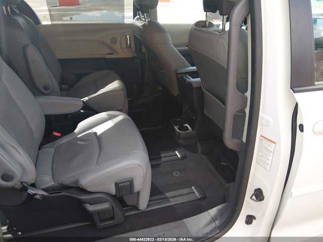5TDZRKEC7NS104551 Toyota Sienna Limited