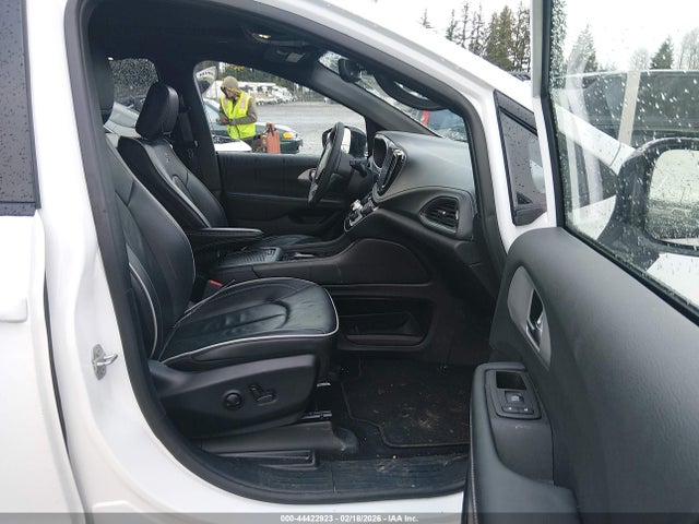 Chrysler Pacifica Limited 2025 2C4RC1GG0SR562299 Image 5