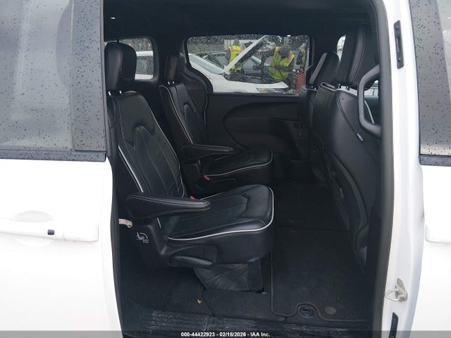 Chrysler Pacifica Limited 2025 2C4RC1GG0SR562299 Image 8