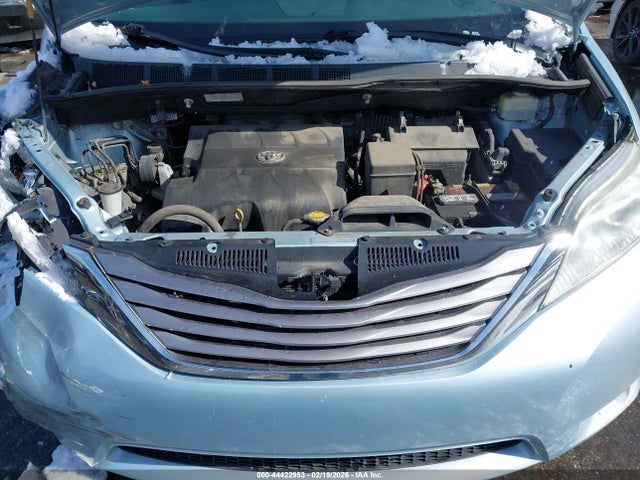 5TDYK3DCXFS563159 Toyota Sienna Xle Premium 8 Passenger