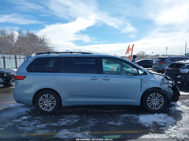 5TDYK3DCXFS563159 Toyota Sienna Xle Premium 8 Passenger